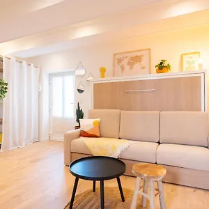 https://superbe-studio-cocooning-proche-mer.fr-provencehotel.com